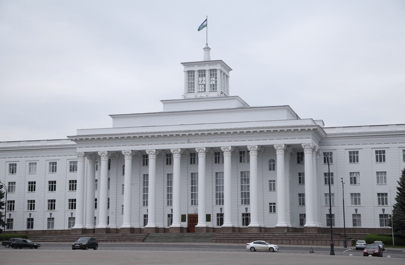 Казбек Коков подписал указ о награждении муниципальных работников Почетной грамотой КБР